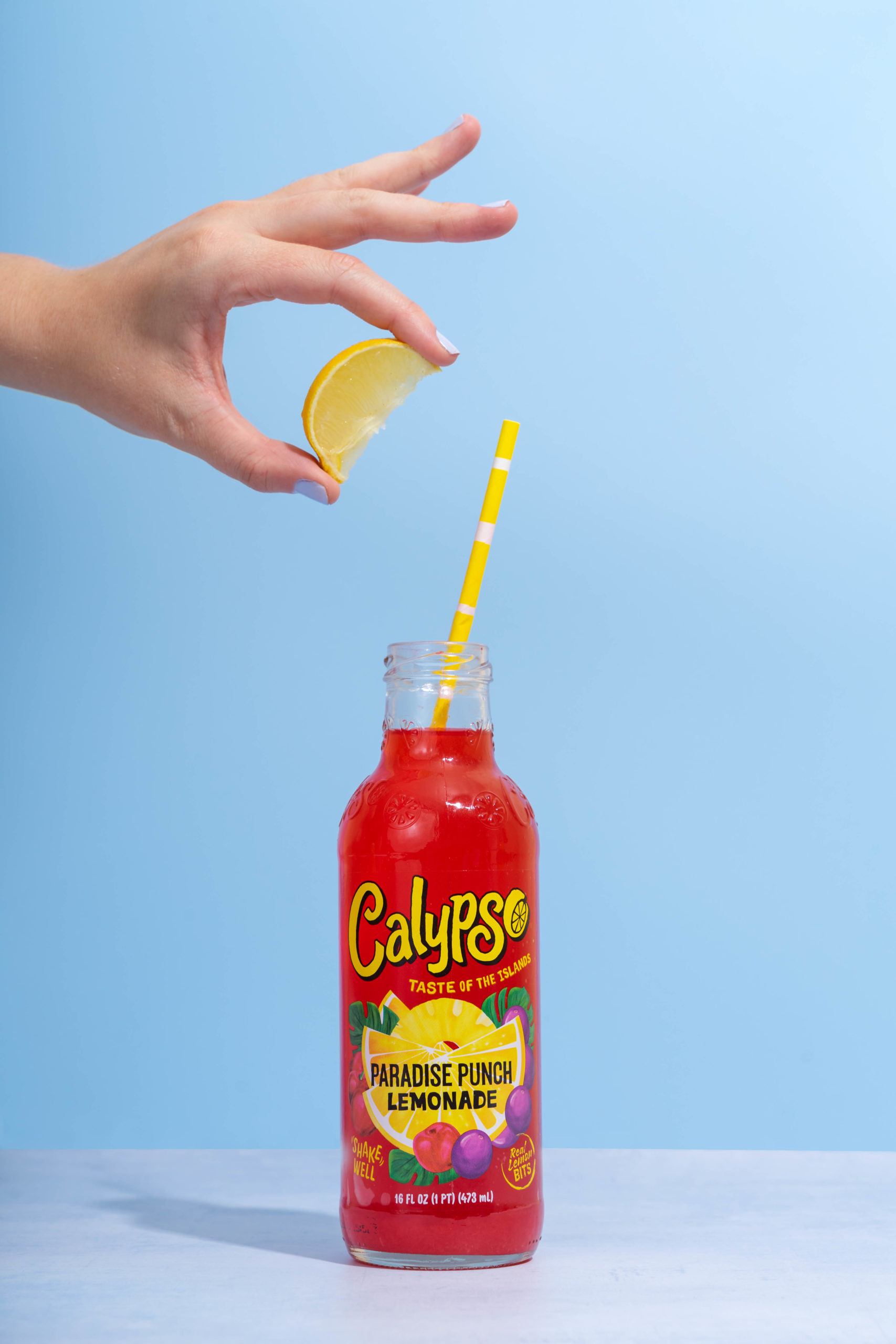 Calypso bottle with lemon
