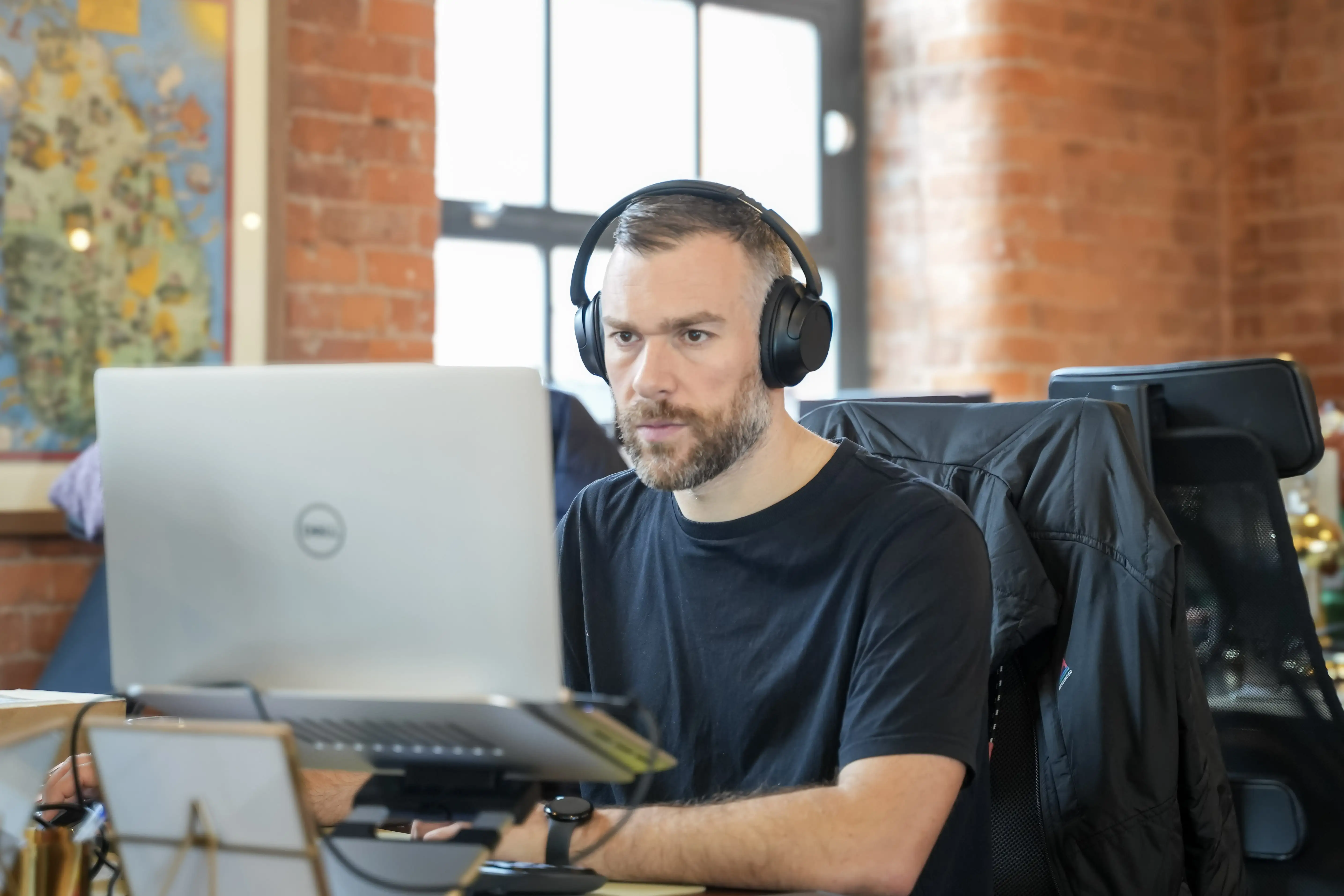 Creating ecommerce websites on a Dell laptop